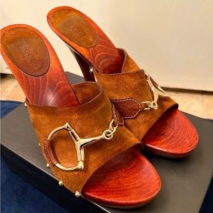 Gucci suede Pelle S Gomma Antigua sandals, size 9.5